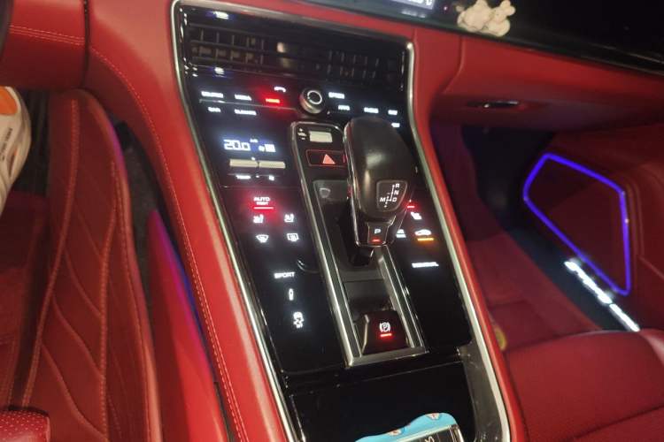 Used Porsche Panamera 2019 Panamera 4 Executive Long Wheelbase 2.9T Gear Lever