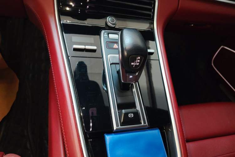 Used Porsche Panamera 2019 Panamera 4 Executive Long Wheelbase 2.9T Gear Lever