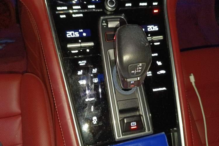 Used Porsche Panamera 2019 Panamera 4 Executive Long Wheelbase 2.9T Gear Lever