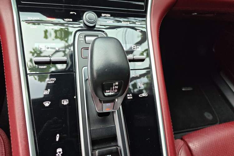 Used Porsche Panamera 2019 Panamera Executive Long Wheelbase 2.9T Gear Lever