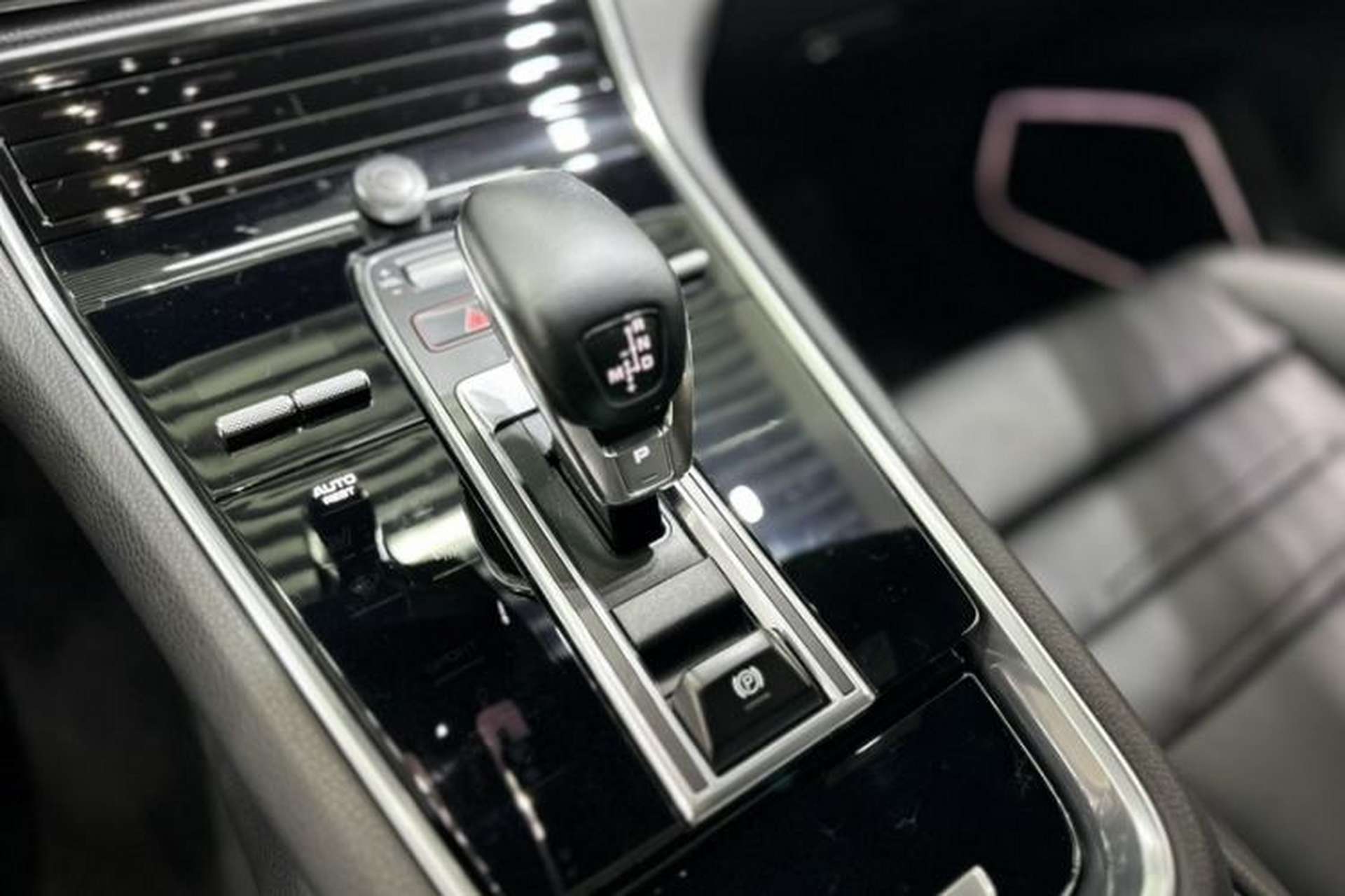 Used Porsche Panamera 2019 Panamera 2.9T Interior 9