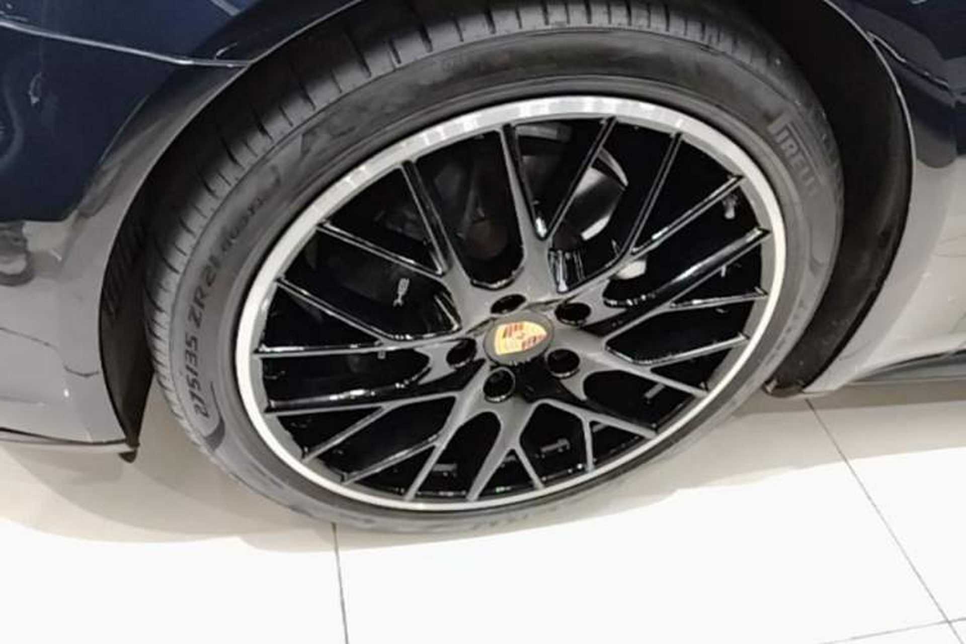 Used Porsche Panamera 2019 Panamera 2.9T Left Front Wheel Hub