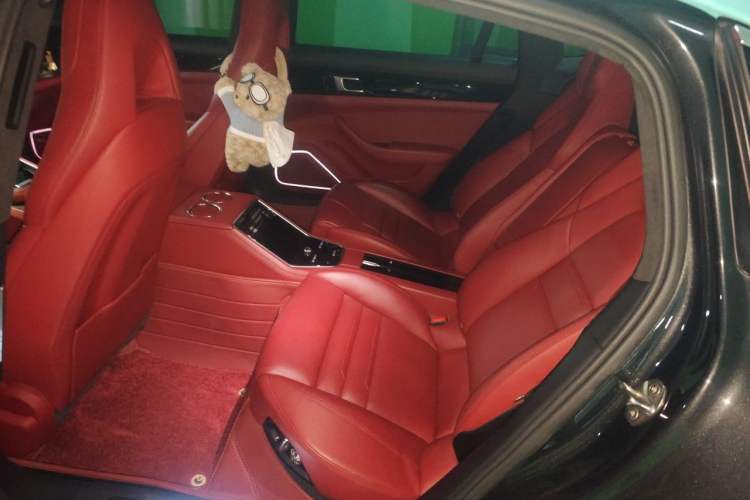 Used Porsche Panamera 2019 Panamera 4 Executive Long Wheelbase 2.9T Left Rear Seat