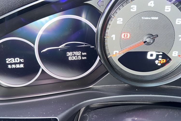 Used Porsche Panamera 2019 Panamera 2.9T Odometer Close Up