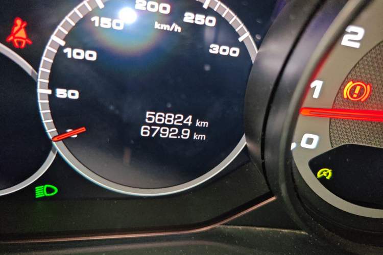 Used Porsche Panamera 2019 Panamera 4 Sport Turismo 2.9T Odometer Close Up