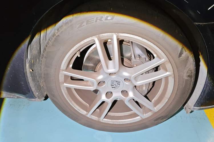 Used Porsche Panamera 2019 Panamera 2.9T Right Front Wheel Hub
