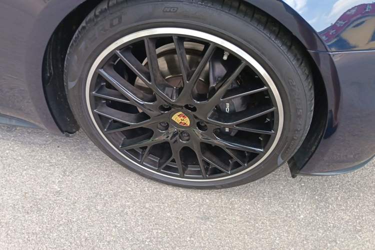 Used Porsche Panamera 2019 Panamera 2.9T Right Front Wheel Hub
