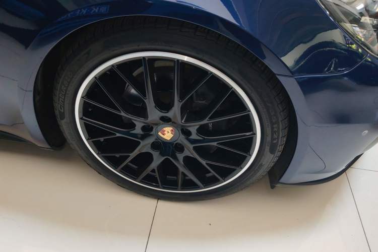 Used Porsche Panamera 2019 Panamera 4 Executive Long Wheelbase 2.9T Right Front Wheel Hub
