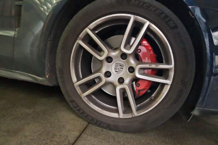 Used Porsche Panamera 2019 Panamera 4 Sport Turismo 2.9T Right Front Wheel Hub