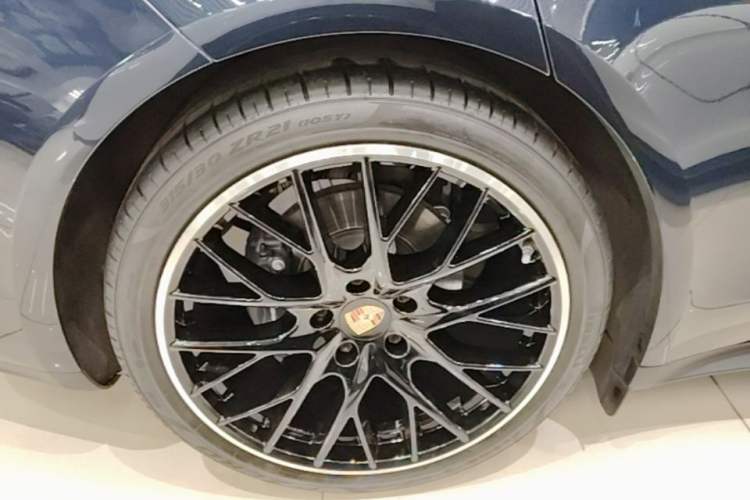 Used Porsche Panamera 2019 Panamera 2.9T Right Rear Wheel Hub
