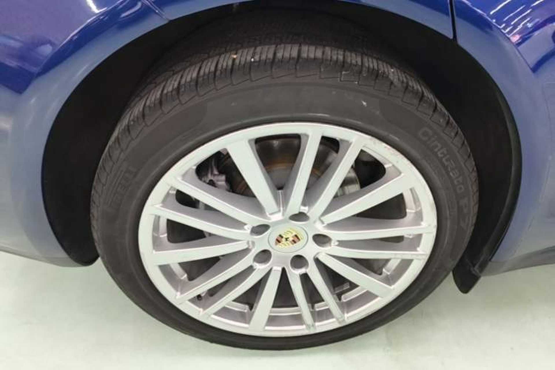 Used Porsche Panamera 2019 Panamera 2.9T Right Rear Wheel Hub