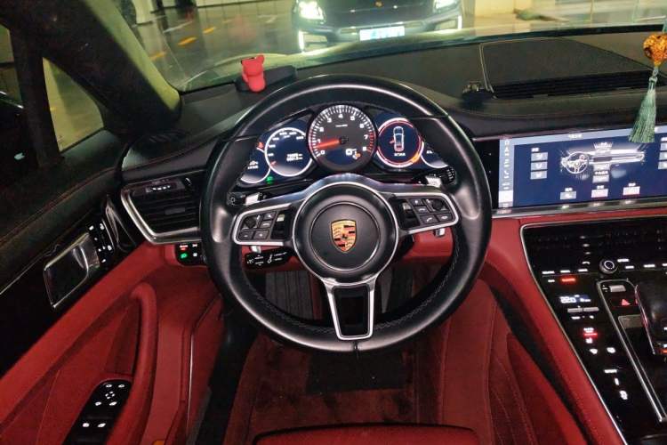 Used Porsche Panamera 2019 Panamera 4 Sport Turismo 2.9T Steering Wheel