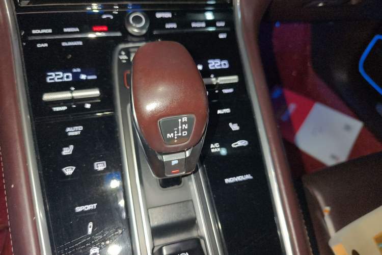 Used Porsche Panamera 2019 Panamera 4 Executive Long Wheelbase 2.9T Gear Lever