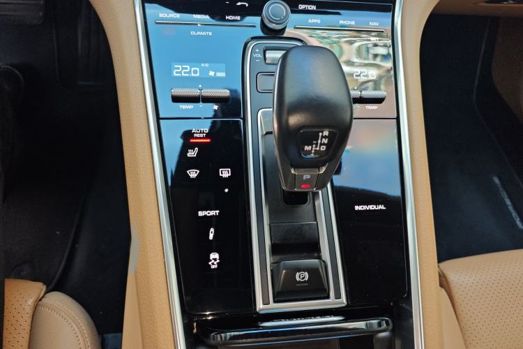 Used Porsche Panamera 2019 Panamera Executive Long Wheelbase 2.9T Gear Lever