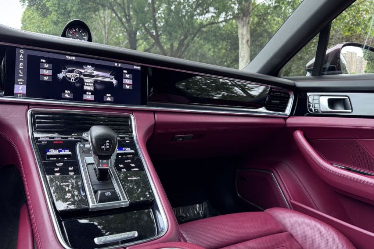 Used Porsche Panamera 2019 Panamera 2.9T Interior 9