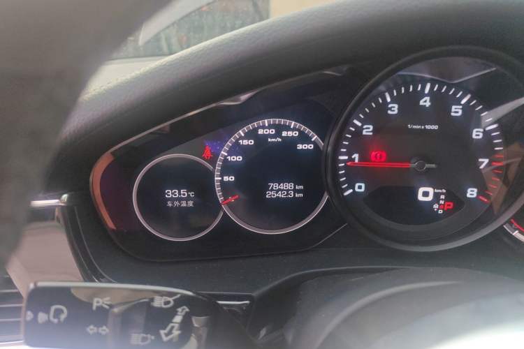 Used Porsche Panamera 2019 Panamera Executive Long Wheelbase 2.9T Odometer Close Up