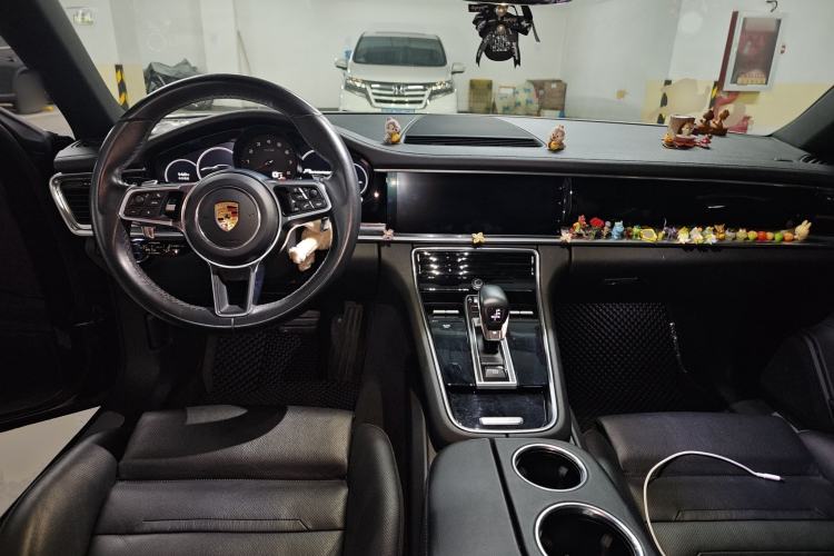 Used Porsche Panamera 2019 Panamera 2.9T Center Console