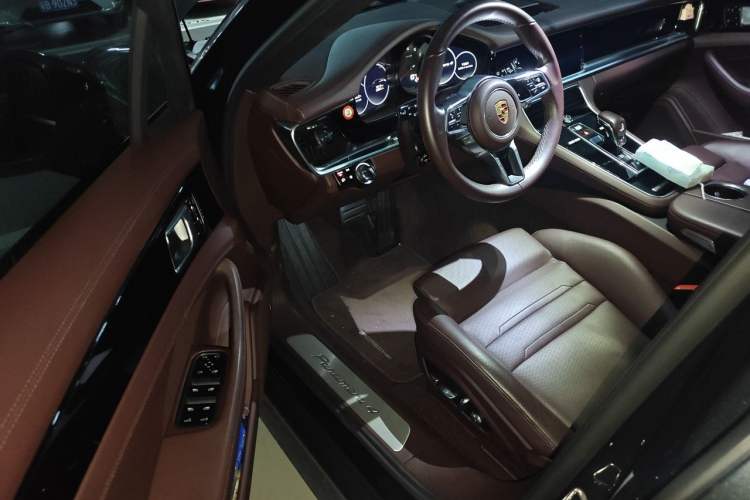 Used Porsche Panamera 2019 Panamera 4 Sport Turismo 2.9T Driver Seat