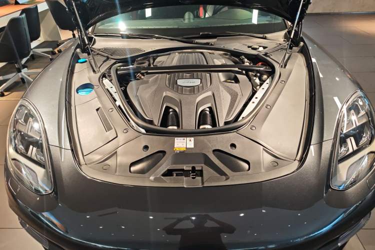 Used Porsche Panamera 2019 Panamera 2.9T Engine Bay