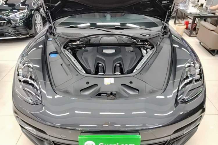 Used Porsche Panamera 2019 Panamera 2.9T Engine Bay