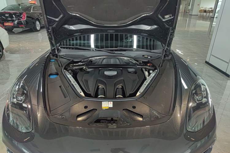 Used Porsche Panamera 2019 Panamera 2.9T Engine Bay