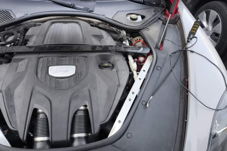 Used Porsche Panamera 2019 Panamera 2.9T Engine Bay Left