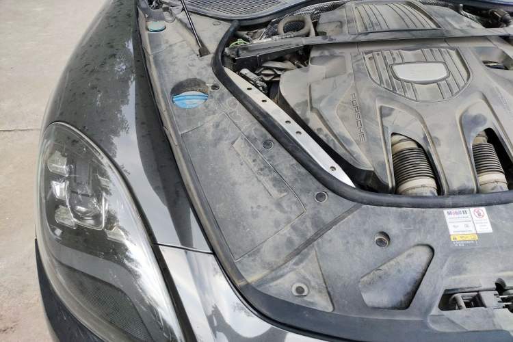 Used Porsche Panamera 2019 Panamera Executive Long Wheelbase 2.9T Engine Bay Right