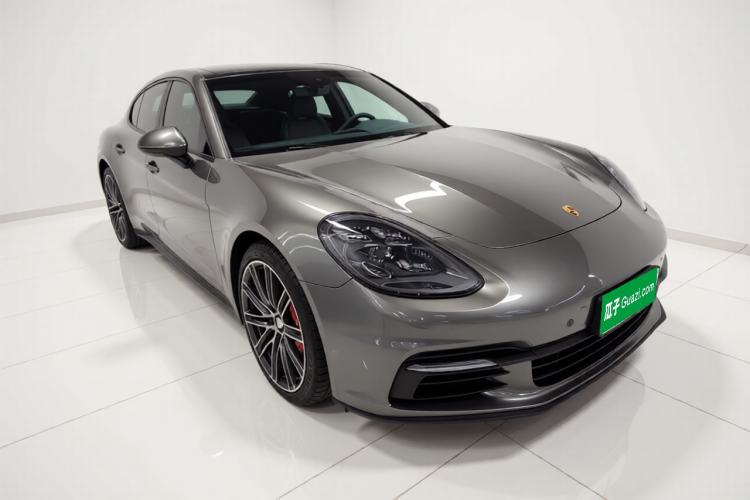 Used Porsche Panamera 2019 Panamera 2.9T Front Right 45 Deg