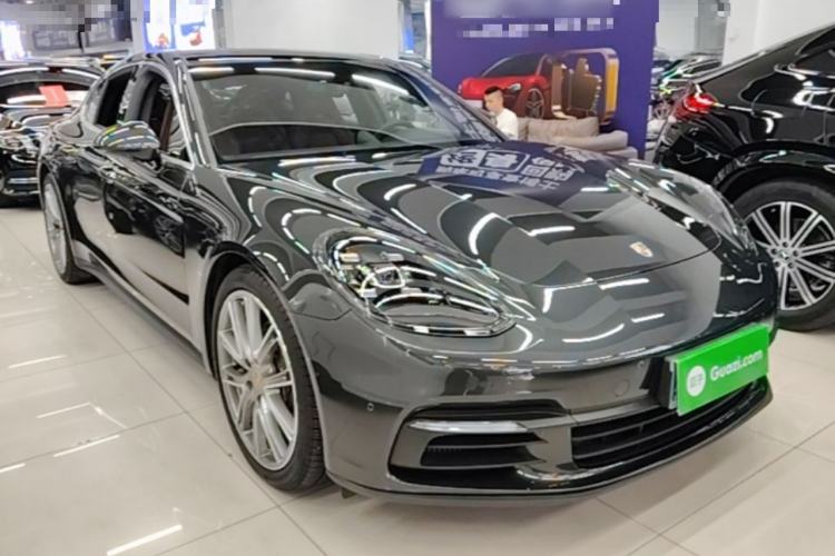 Used Porsche Panamera 2019 Panamera 2.9T Front Right 45 Deg
