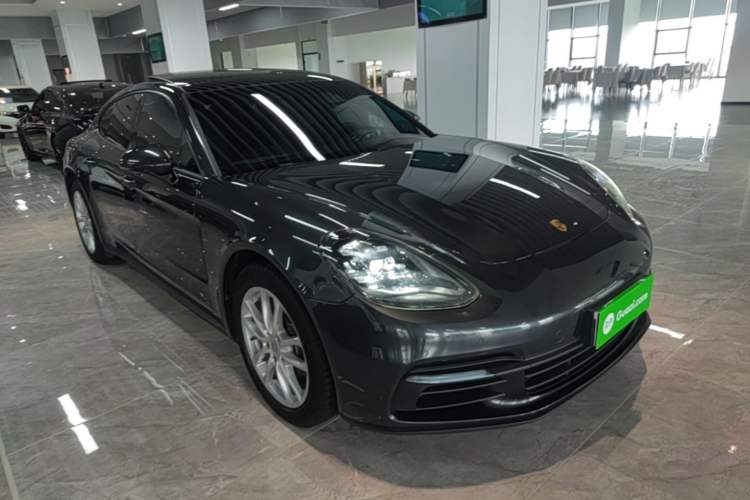 Used Porsche Panamera 2019 Panamera 2.9T Front Right 45 Deg