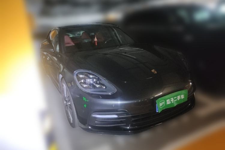 Used Porsche Panamera 2019 Panamera 2.9T Front Right 45 Deg