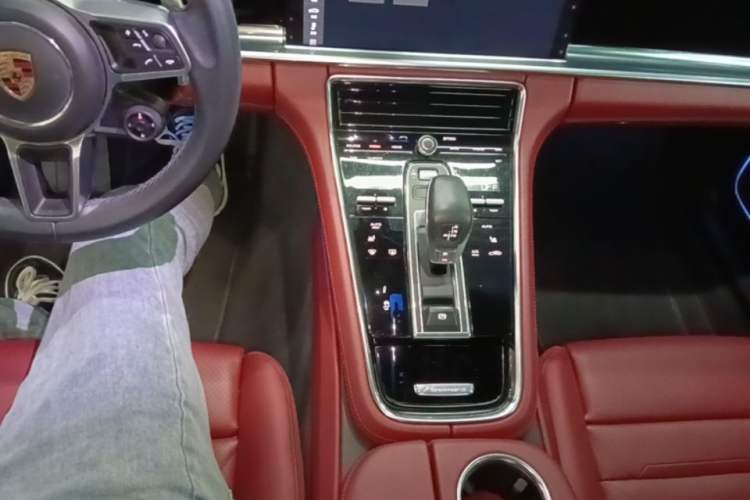 Used Porsche Panamera 2019 Panamera Executive Long Wheelbase 2.9T Gear Lever
