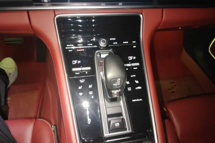 Used Porsche Panamera 2019 Panamera Executive Long Wheelbase 2.9T Gear Lever