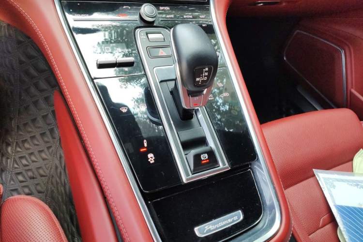 Used Porsche Panamera 2019 Panamera Executive Long Wheelbase 2.9T Gear Lever