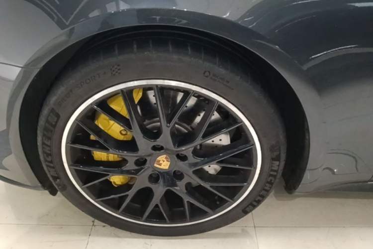 Used Porsche Panamera 2019 Panamera Executive Long Wheelbase 2.9T Left Front Wheel Hub