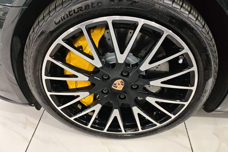 Used Porsche Panamera 2019 Panamera 4 Sport Turismo 2.9T Left Front Wheel Hub