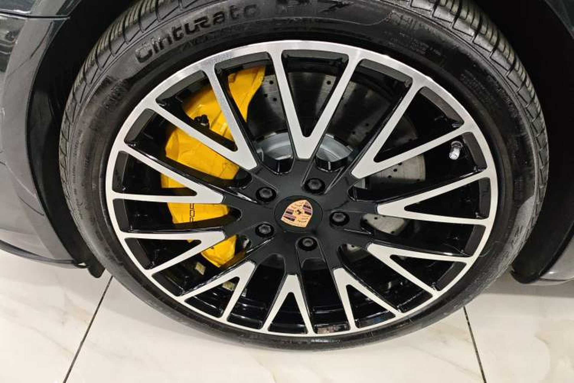 Used Porsche Panamera 2019 Panamera 4 Sport Turismo 2.9T Left Front Wheel Hub