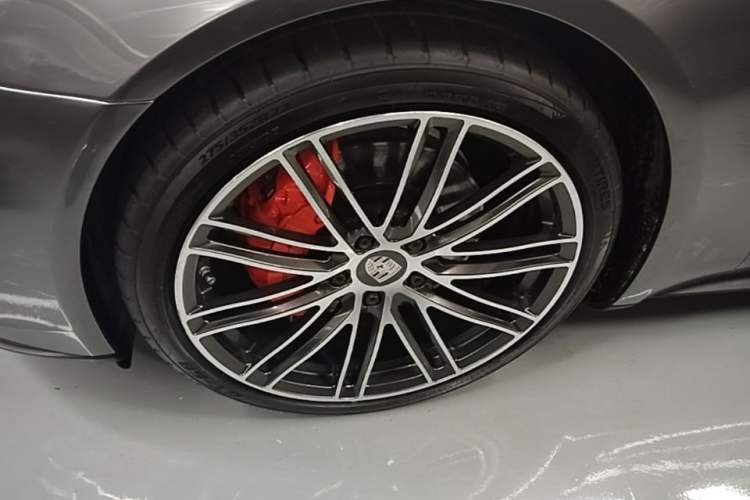 Used Porsche Panamera 2019 Panamera 2.9T Left Front Wheel Hub