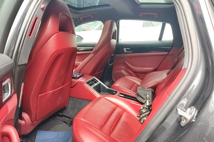 Used Porsche Panamera 2019 Panamera 2.9T Left Rear Seat