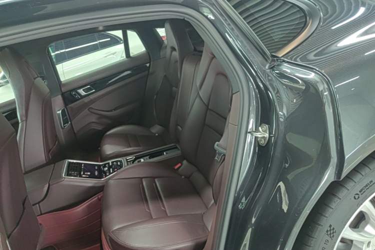 Used Porsche Panamera 2019 Panamera 2.9T Left Rear Seat
