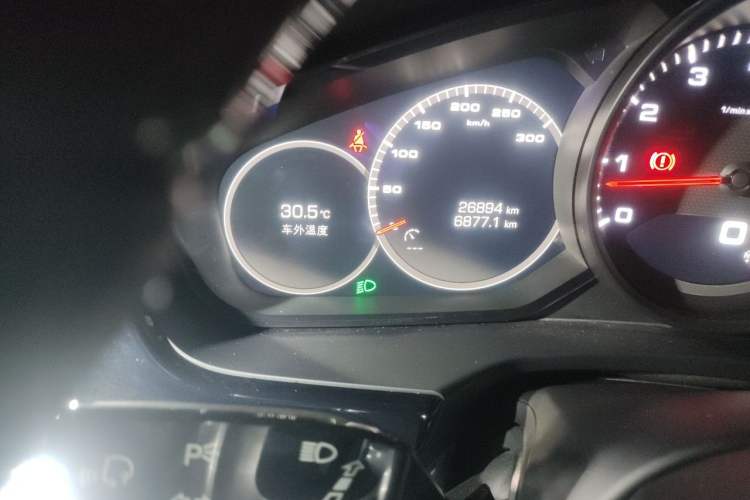 Used Porsche Panamera 2019 Panamera 2.9T Odometer Close Up
