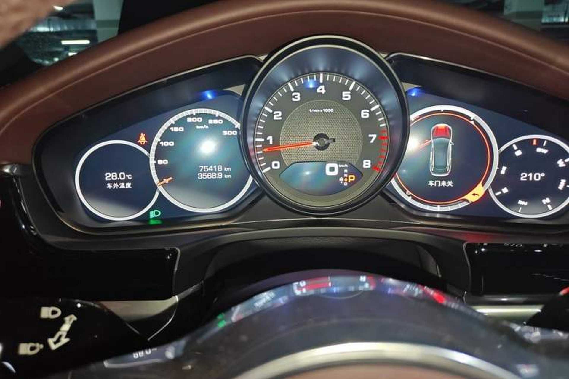 Used Porsche Panamera 2019 Panamera 4 Sport Turismo 2.9T Odometer Close Up