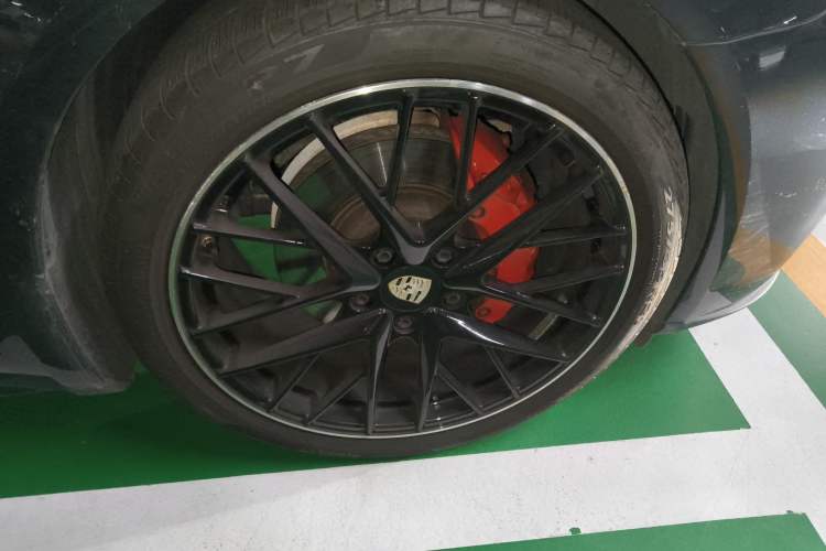 Used Porsche Panamera 2019 Panamera 2.9T Right Front Wheel Hub