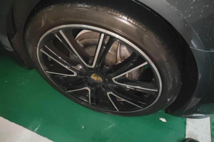 Used Porsche Panamera 2019 Panamera 4 Executive Long Wheelbase 2.9T Right Front Wheel Hub