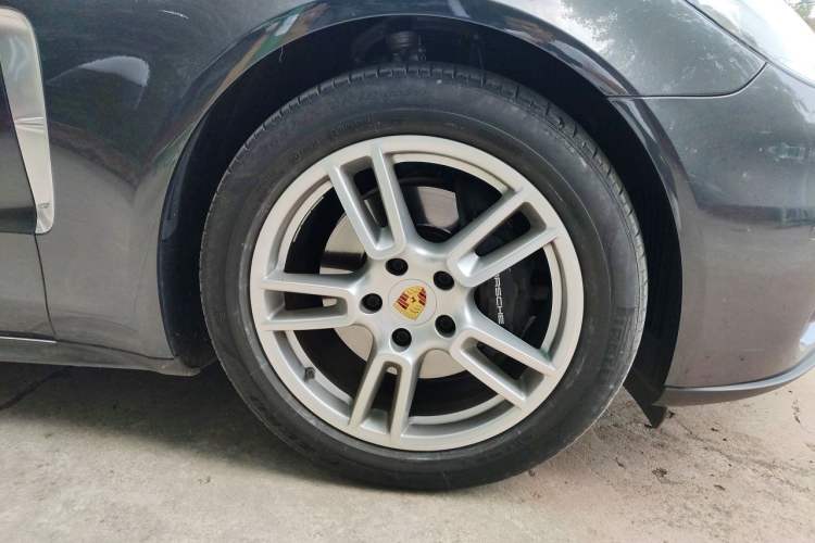 Used Porsche Panamera 2019 Panamera Executive Long Wheelbase 2.9T Right Front Wheel Hub