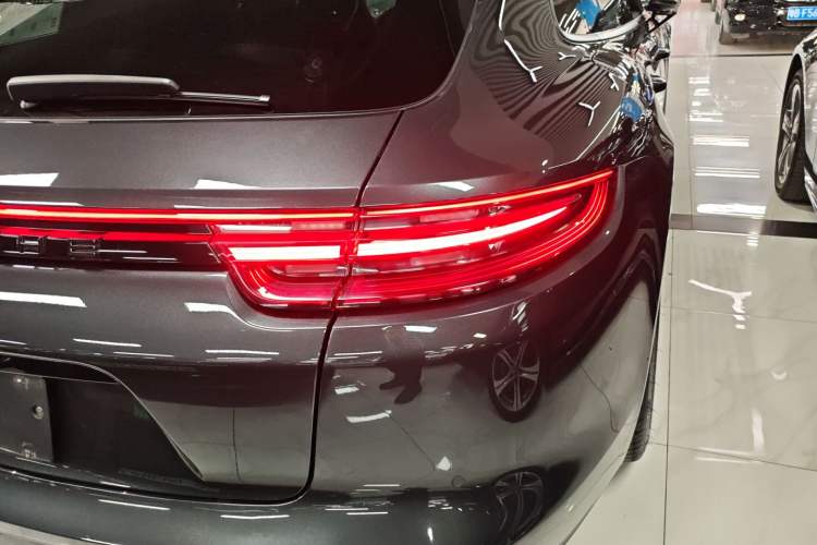 Used Porsche Panamera 2019 Panamera 4 Sport Turismo 2.9T Right Rear Taillight