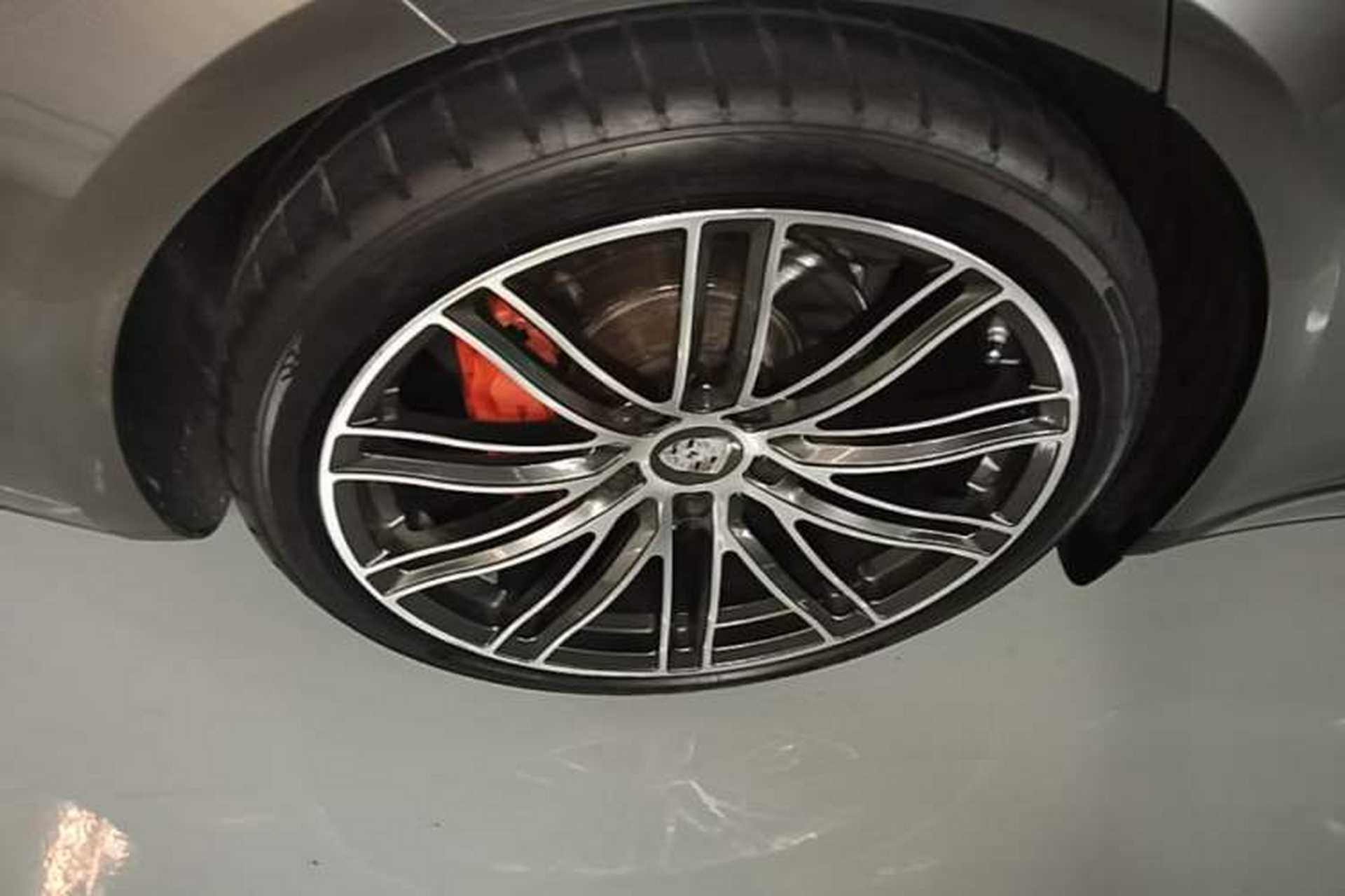 Used Porsche Panamera 2019 Panamera 2.9T Right Rear Wheel Hub
