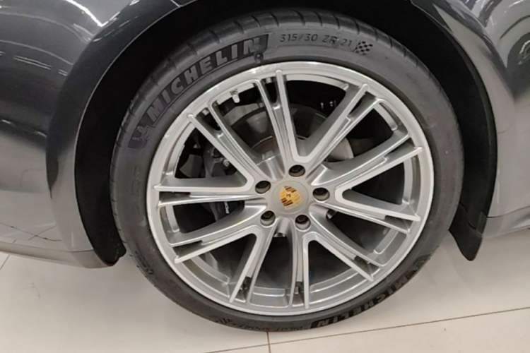 Used Porsche Panamera 2019 Panamera 2.9T Right Rear Wheel Hub