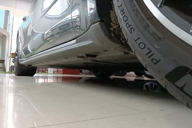Used Porsche Panamera 2019 Panamera Executive Long Wheelbase 2.9T Right Side Sill