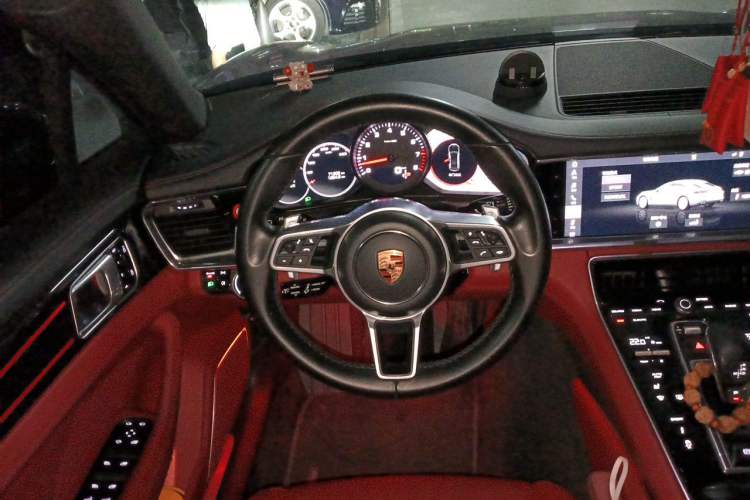 Used Porsche Panamera 2019 Panamera Executive Long Wheelbase 2.9T Steering Wheel